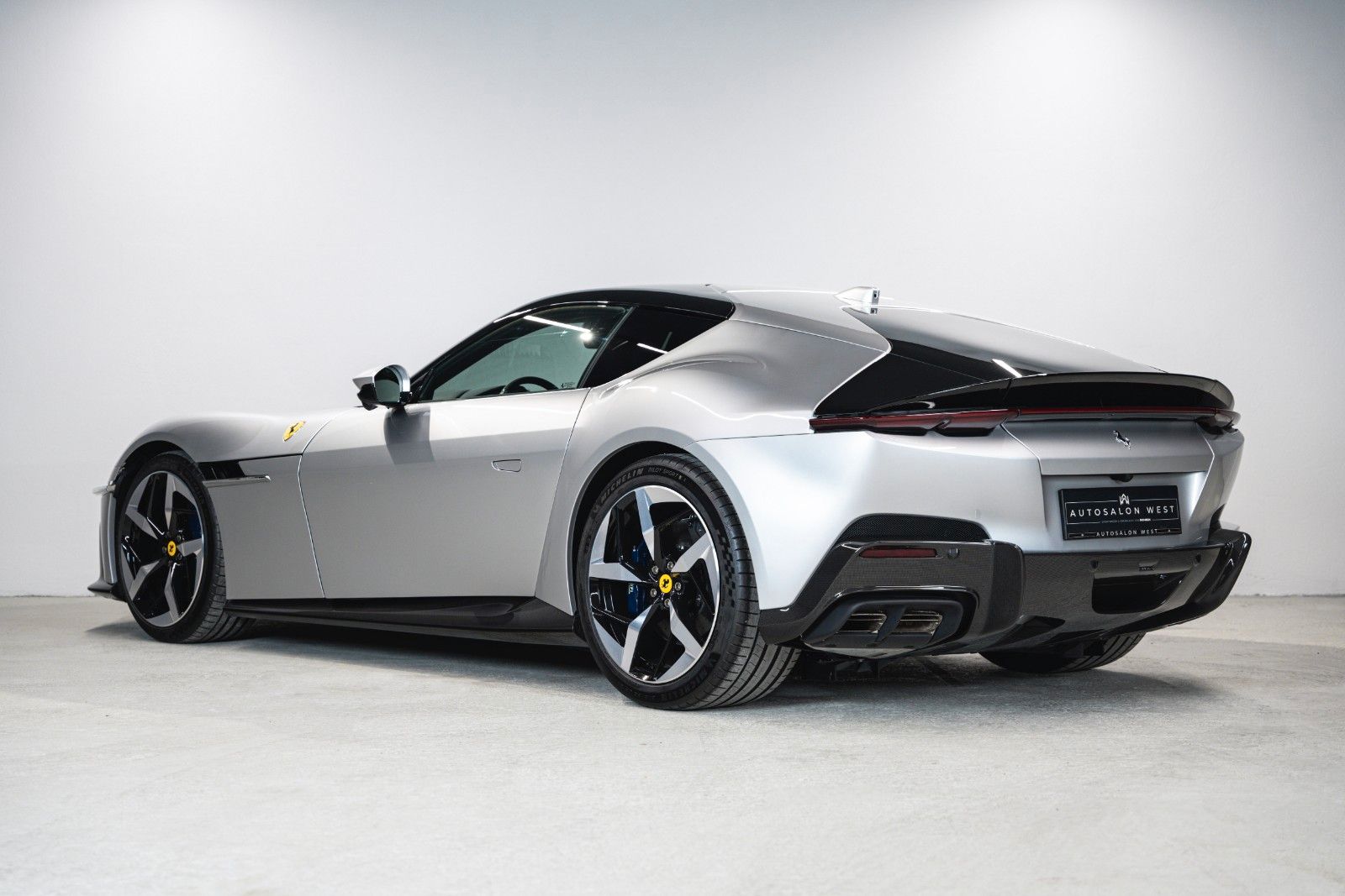 Ferrari 12 Cilindri *FULL CARBON* imagem 3