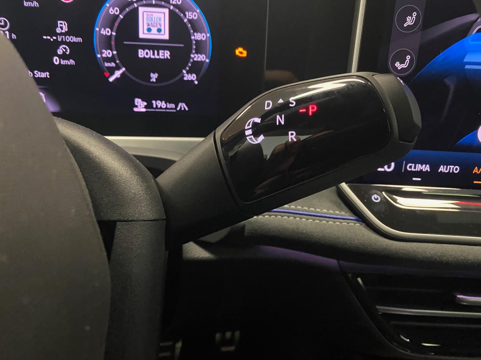 Fahrzeugabbildung Volkswagen Passat Variant 1.5 TSI eHybrid DCC R-Line