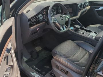 Volkswagen Touareg - 9