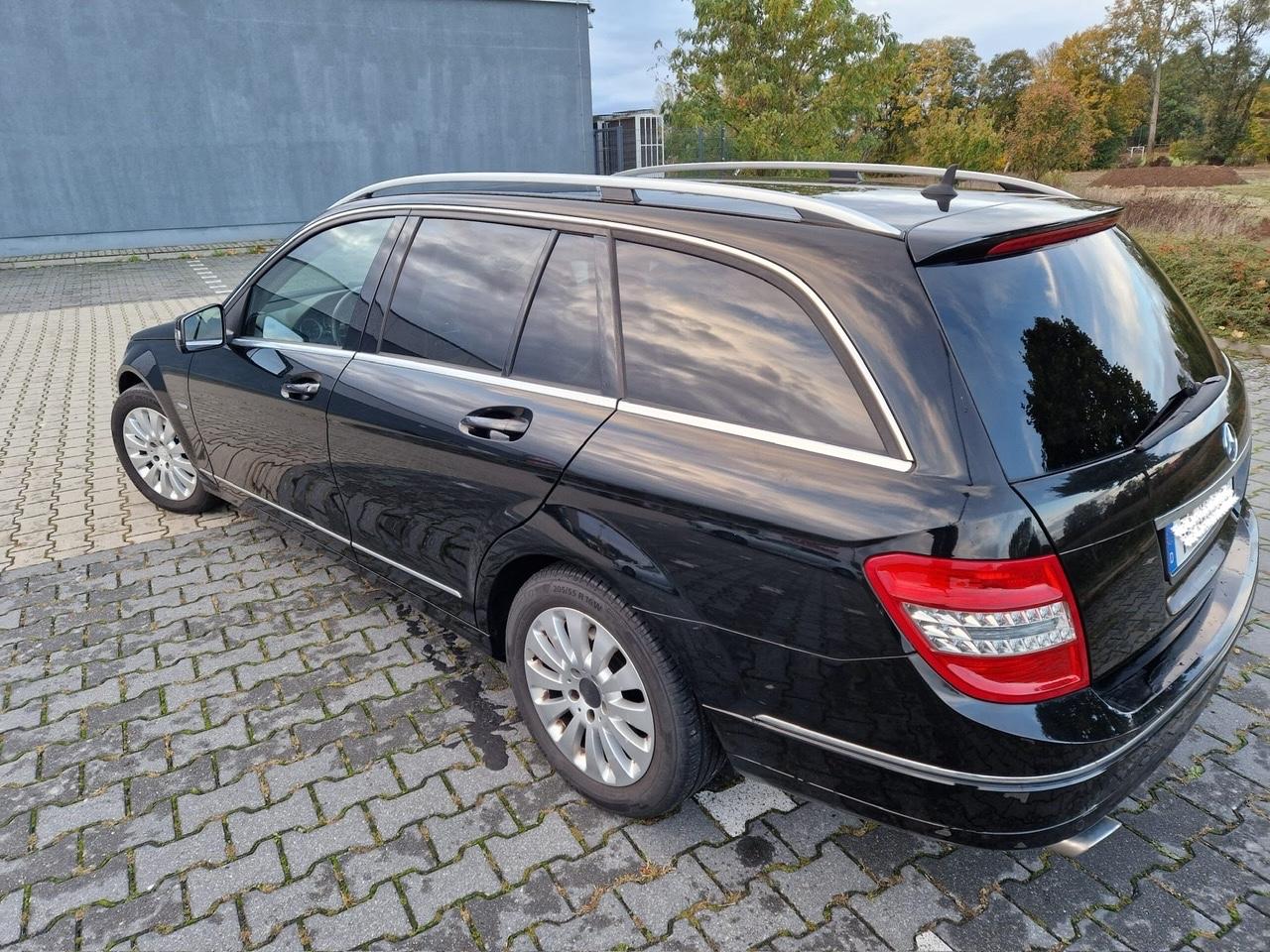 Mercedes-Benz 220 2008 — engine 170 HP (125kW)