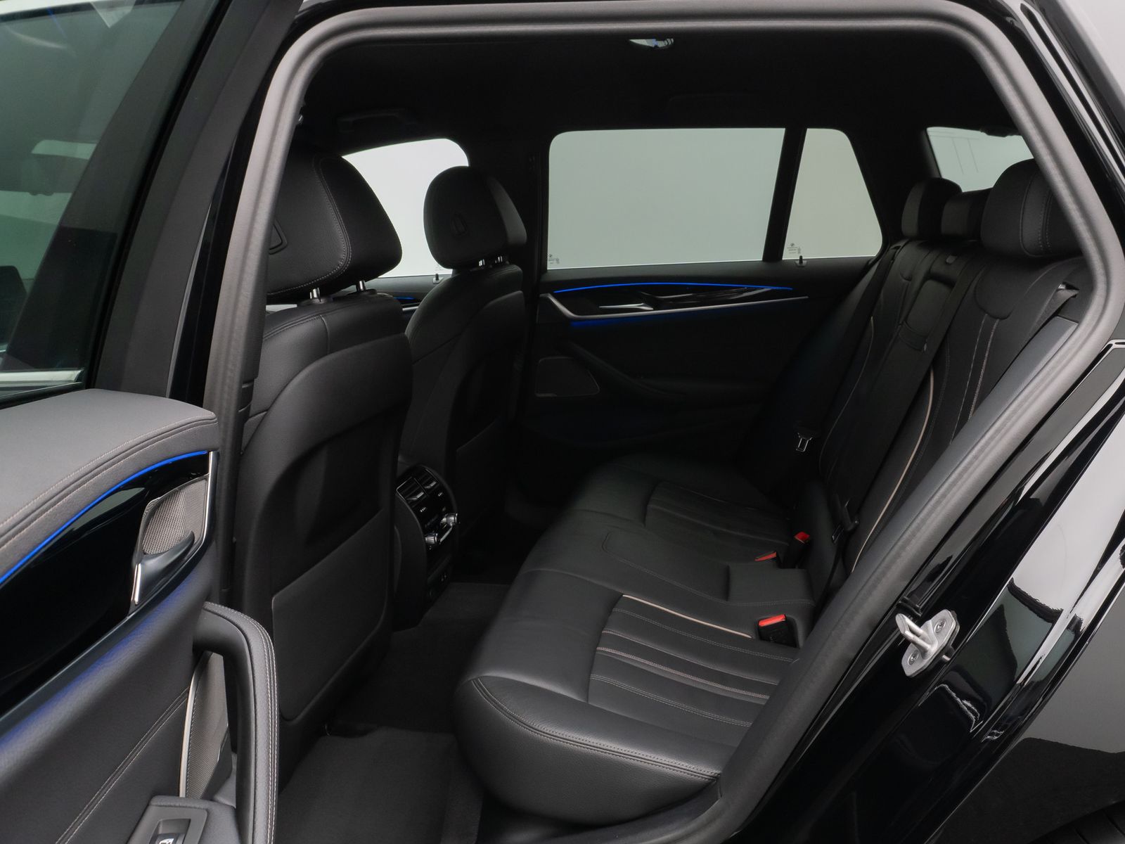 Fahrzeugabbildung BMW 530d xD  Luxury Line Kamera DAB H/K Lenkrhzg AHK