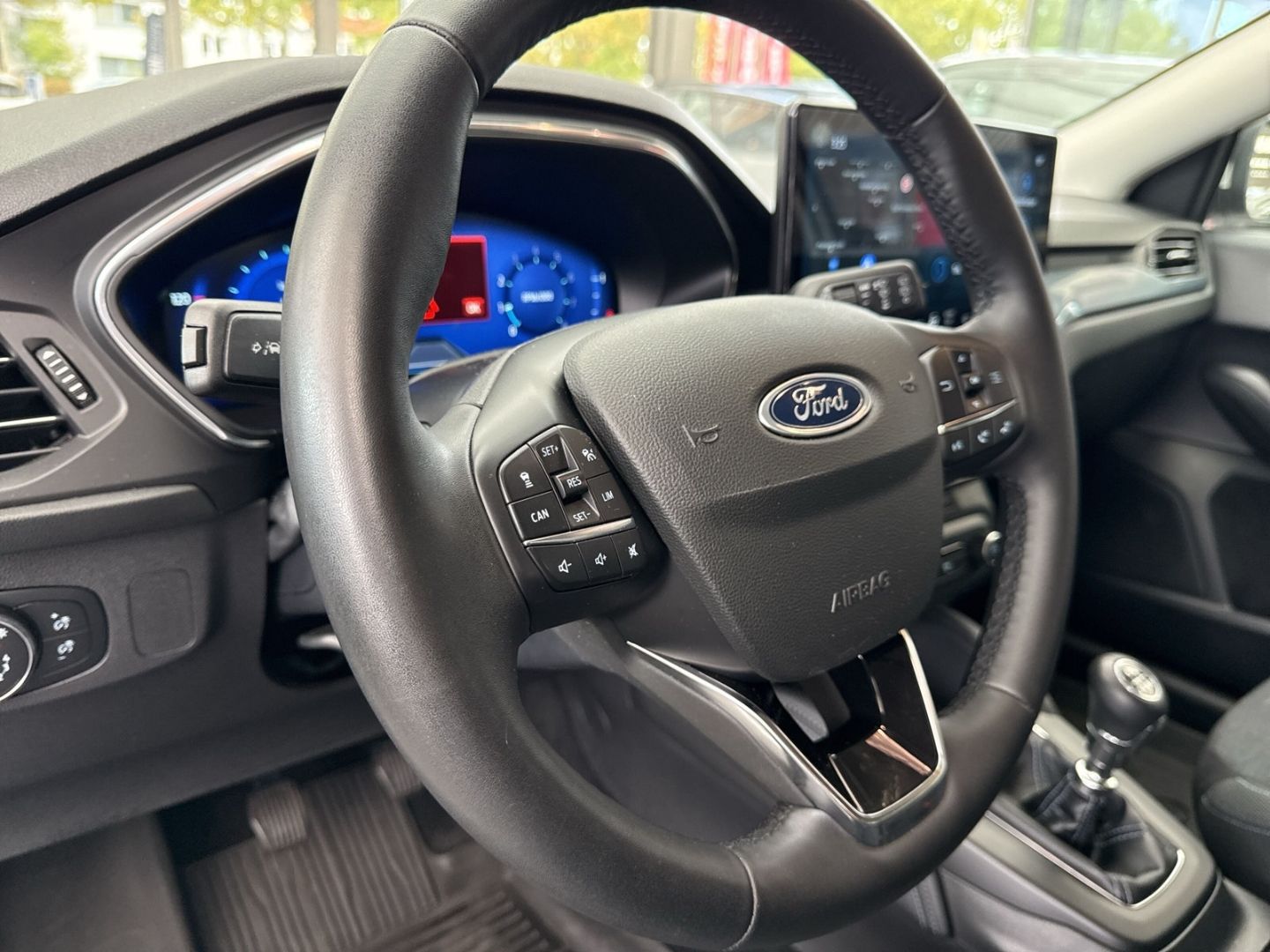 Fahrzeugabbildung Ford Focus Turnier Active X B&O Kamera Winterpaket