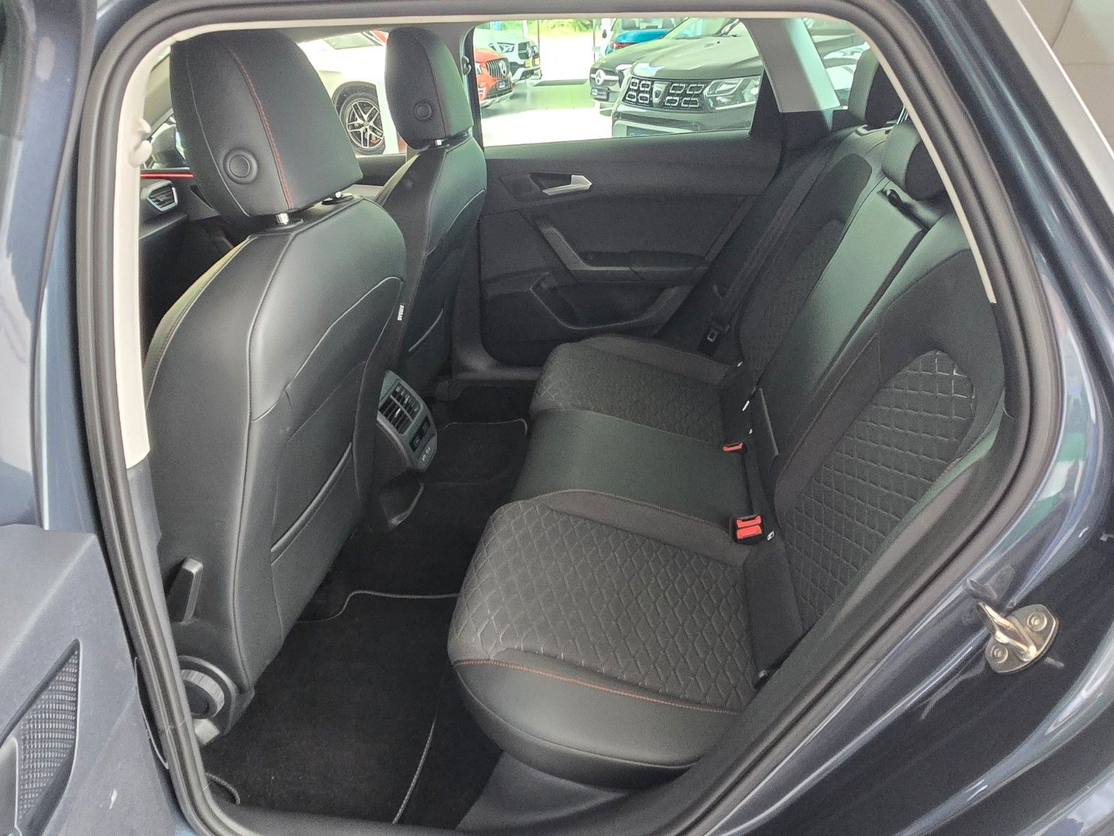 Fahrzeugabbildung SEAT Leon Sportstourer FR