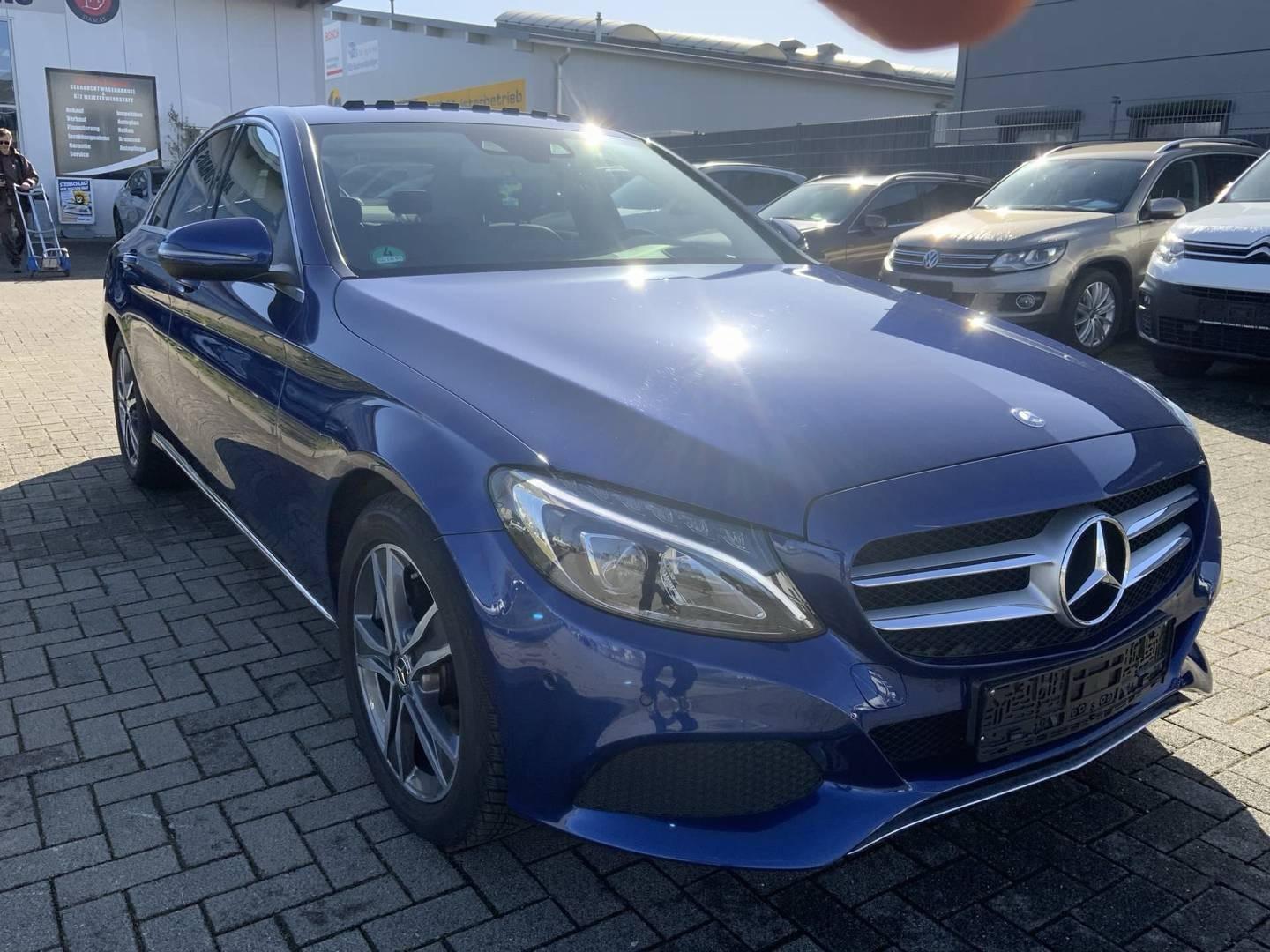 Mercedes-Benz C 180 CGI Avantgarde HUD FINANZIERUNG