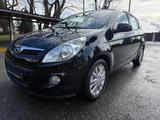 Hyundai i20 1.4 Comfort Teil Leder SHZ Klimaautomatik - Hyundai i20: Comfort