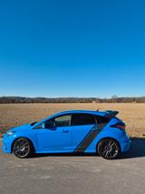 Ford Focus RS 2,3 EcoBoost 257kW - Ford Focus mit Benzin-Antrieb: Blau, Limousine