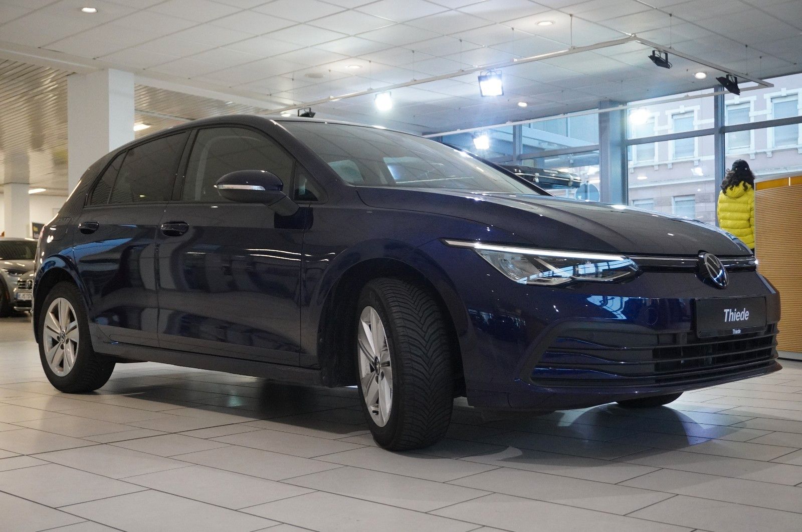 Fahrzeugabbildung Volkswagen Golf VIII Lim. 2.0 TDI LIFE DSG NAVI/LED/KAMERA