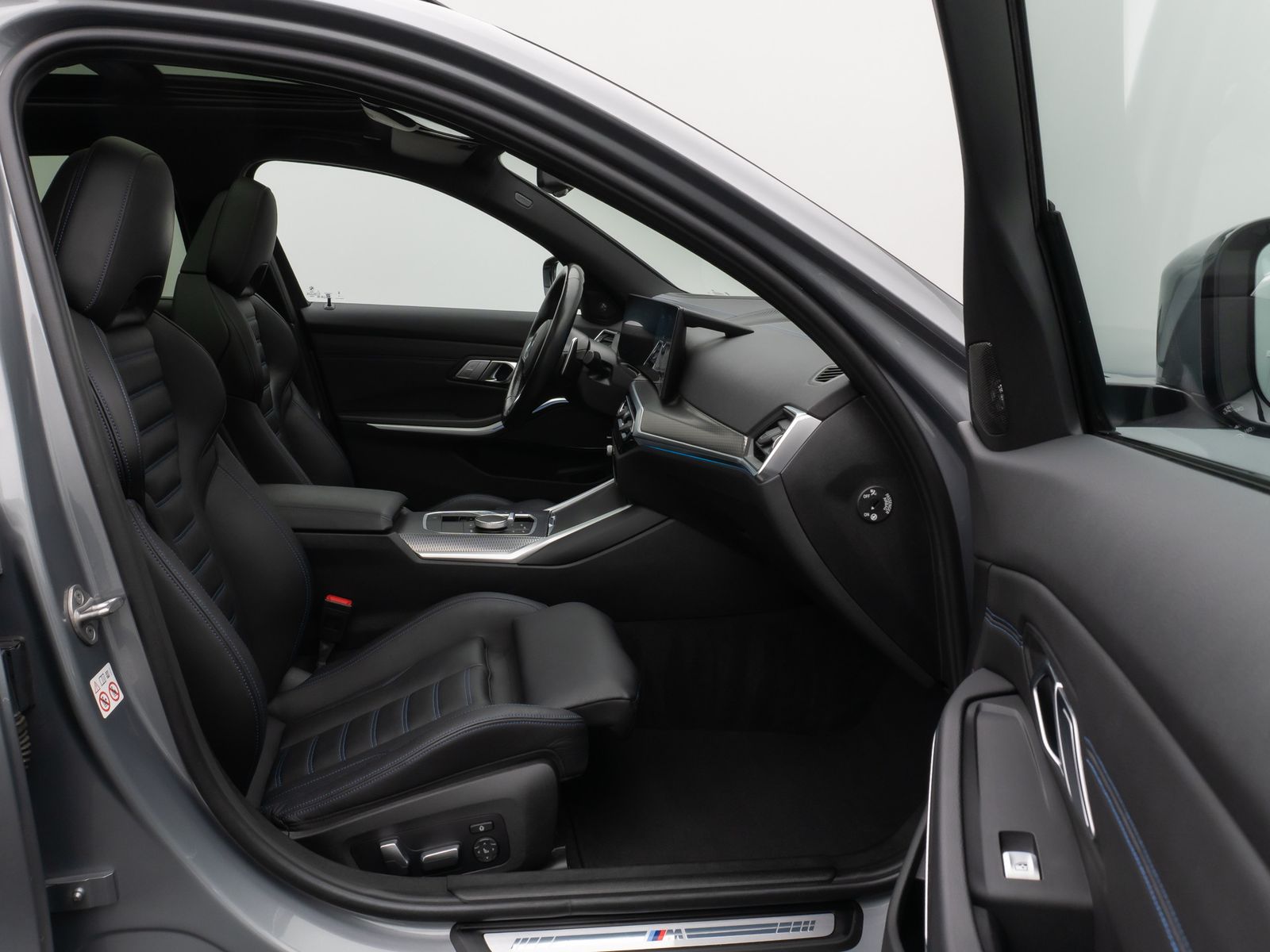 Fahrzeugabbildung BMW 330d M Sport Pro Panorama Kamera DAB H/K HUD