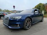 Audi S4 Avant 3.0 TFSI quattro S -line - blaue Audi S4