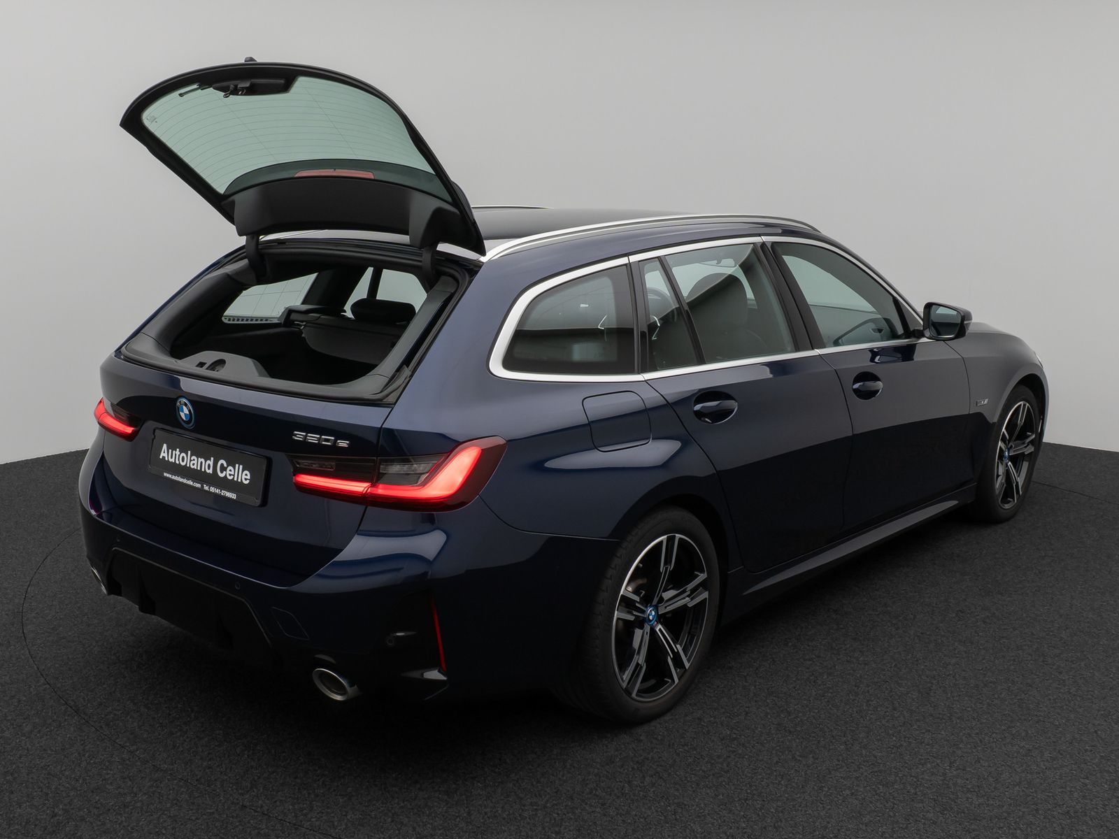 Fahrzeugabbildung BMW 320e M Sport DAB Widscreen PDC Individual 18Zoll