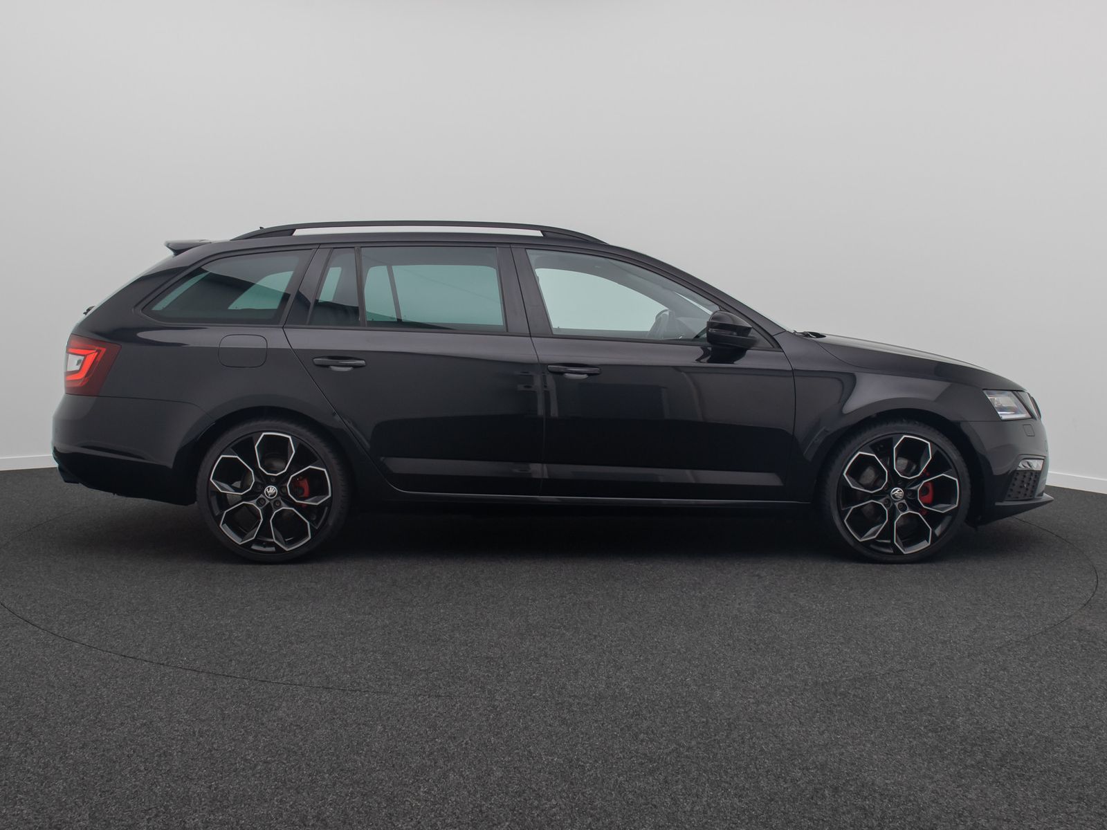 Fahrzeugabbildung SKODA Octavia RS 60 ACC Kamera SoundSys Memory DAB 18"