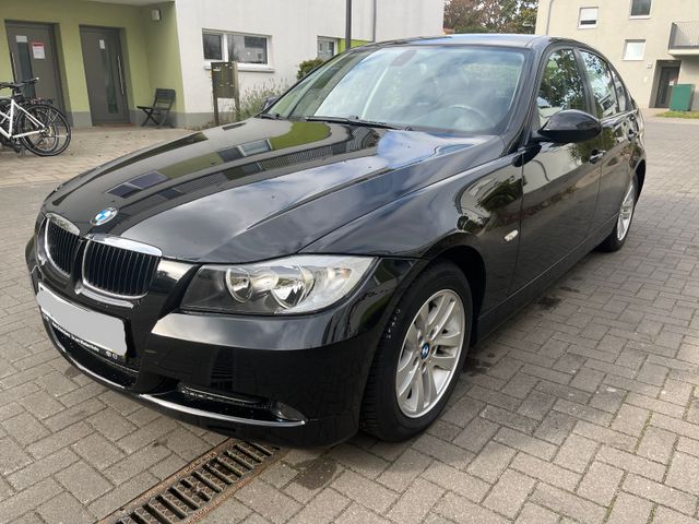 BMW 318i -Scheckheft, top Zustand, PDC, Klima-Auto