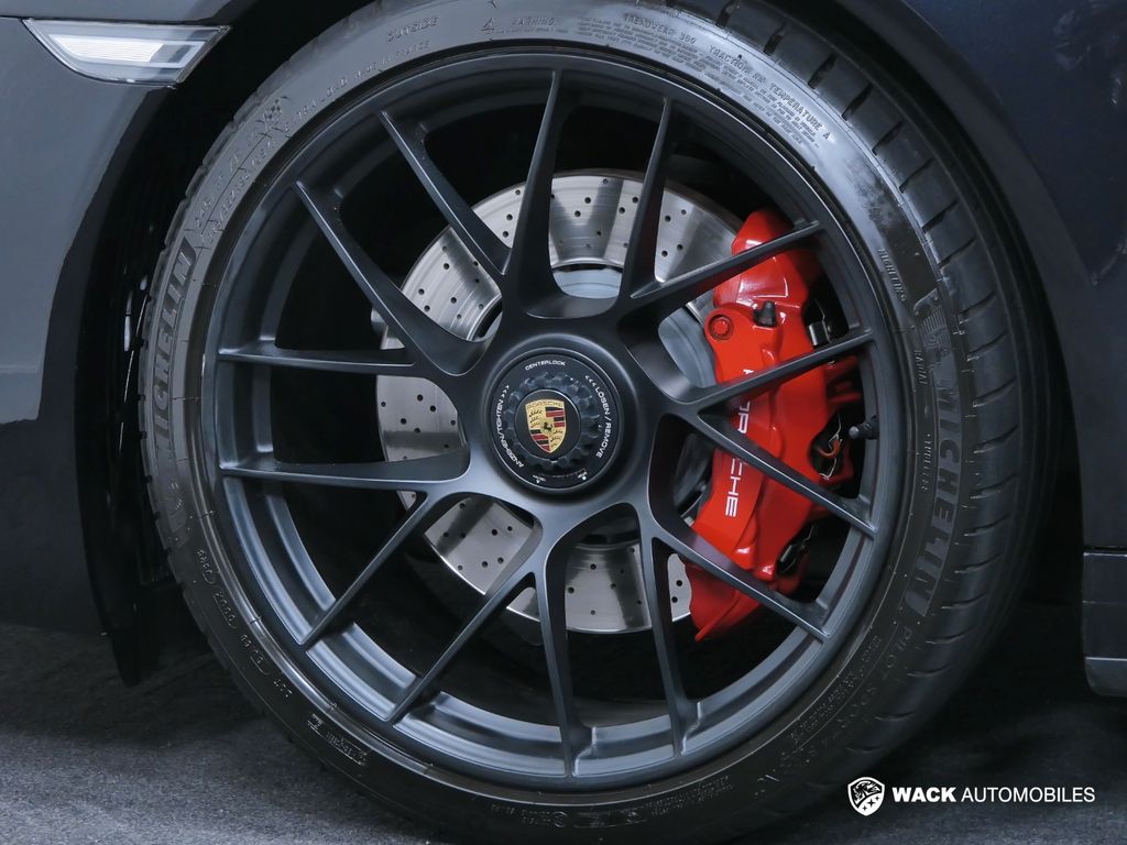 PORSCHE 911 2018
