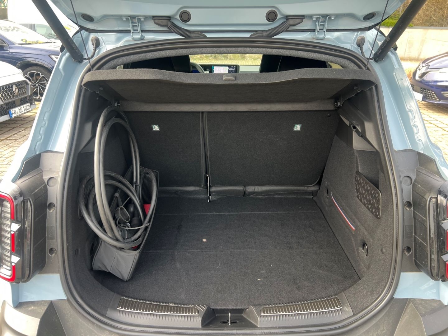 Fahrzeugabbildung Renault 4 Electric 150 Comfort Range Iconic 400 km Reich