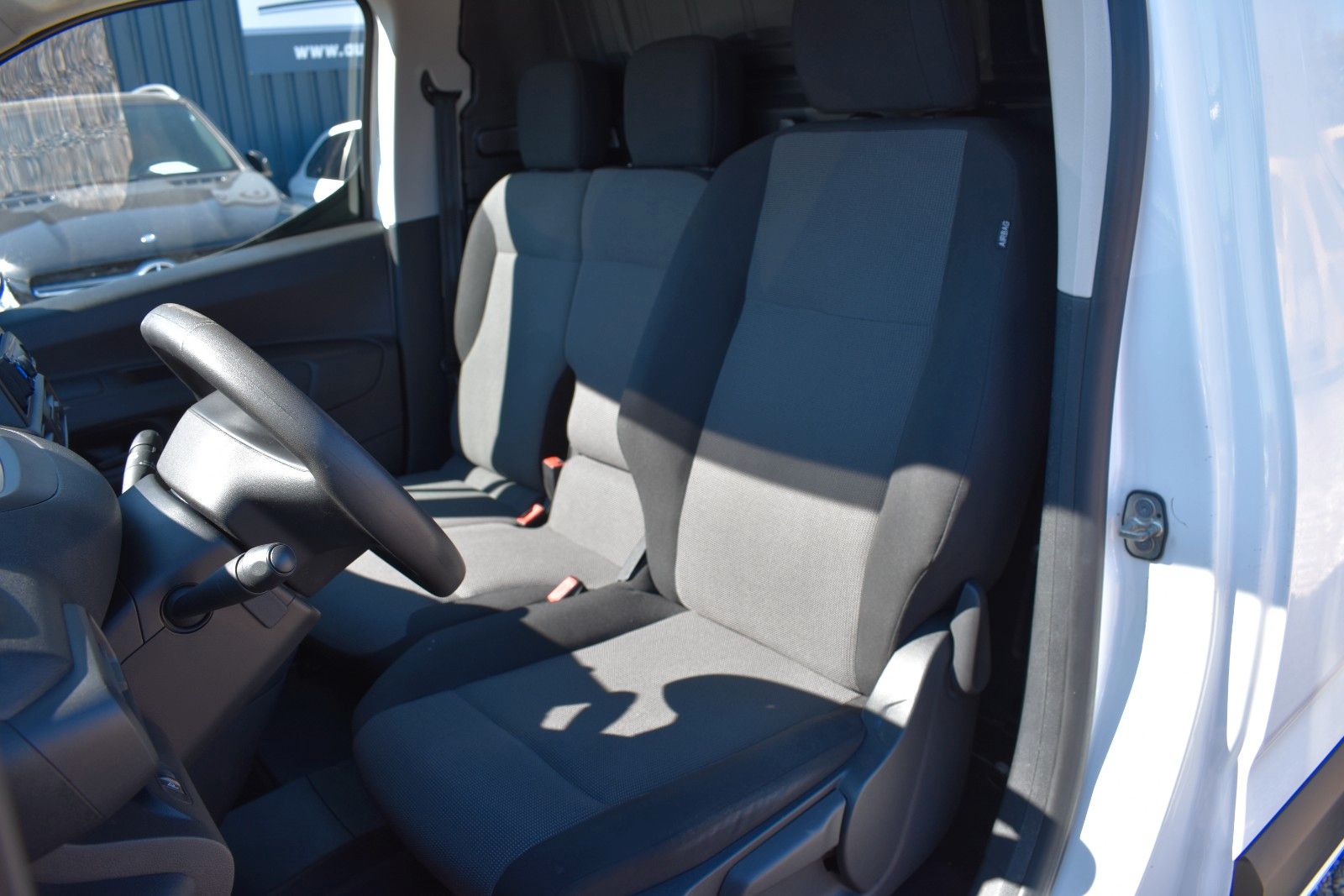 Fahrzeugabbildung Peugeot Partner Pro L2 /PDC/Schiebetür/Anhänger/Klima