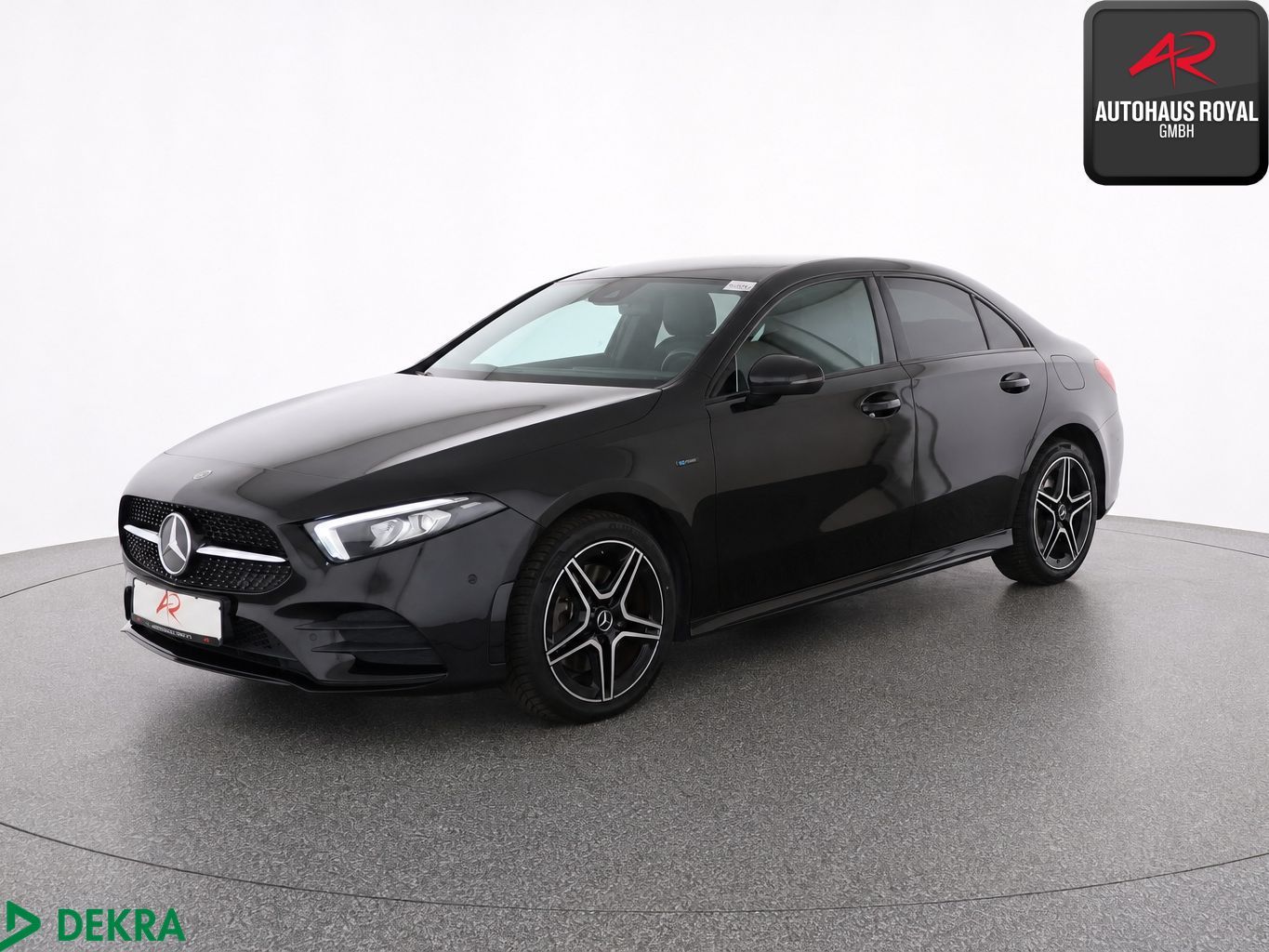 MERCEDES-BENZ A 250 e Limousine 3x AMG NIGHTPAKET AMBIENTE