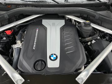 BMW X5 M50d (2017 - 2020) HiFi DAB LED WLAN RFK Shz