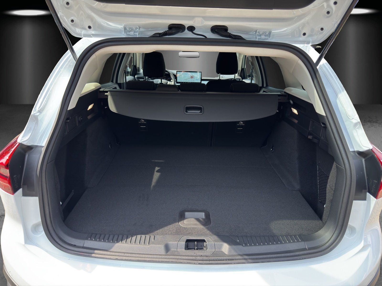 Fahrzeugabbildung Ford Focus Turnier Active WINTER/EASY-PARK/FAHRERASII