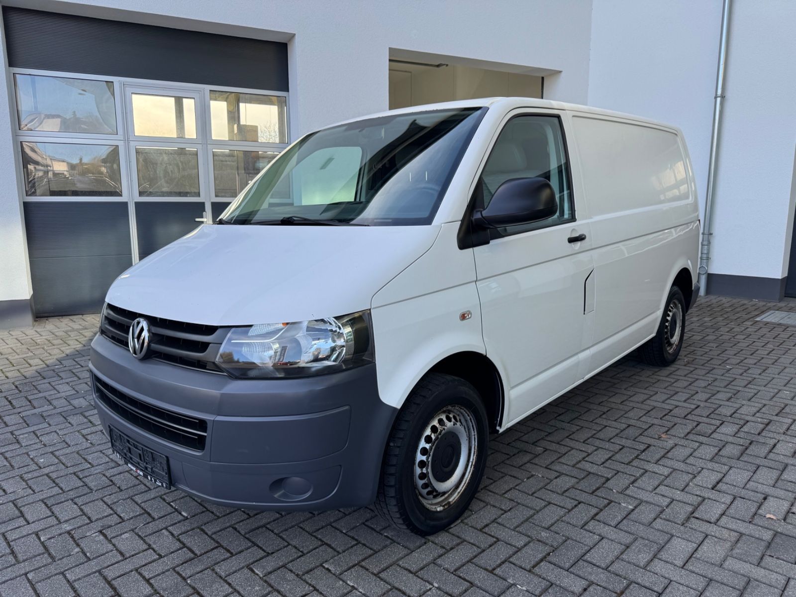 Volkswagen T5 Transporter - 1