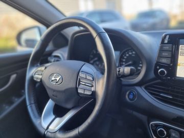 Fahrzeugabbildung Hyundai i30 Kombi 1.6CRDi 136PS TREND NAVI Komfortpaket