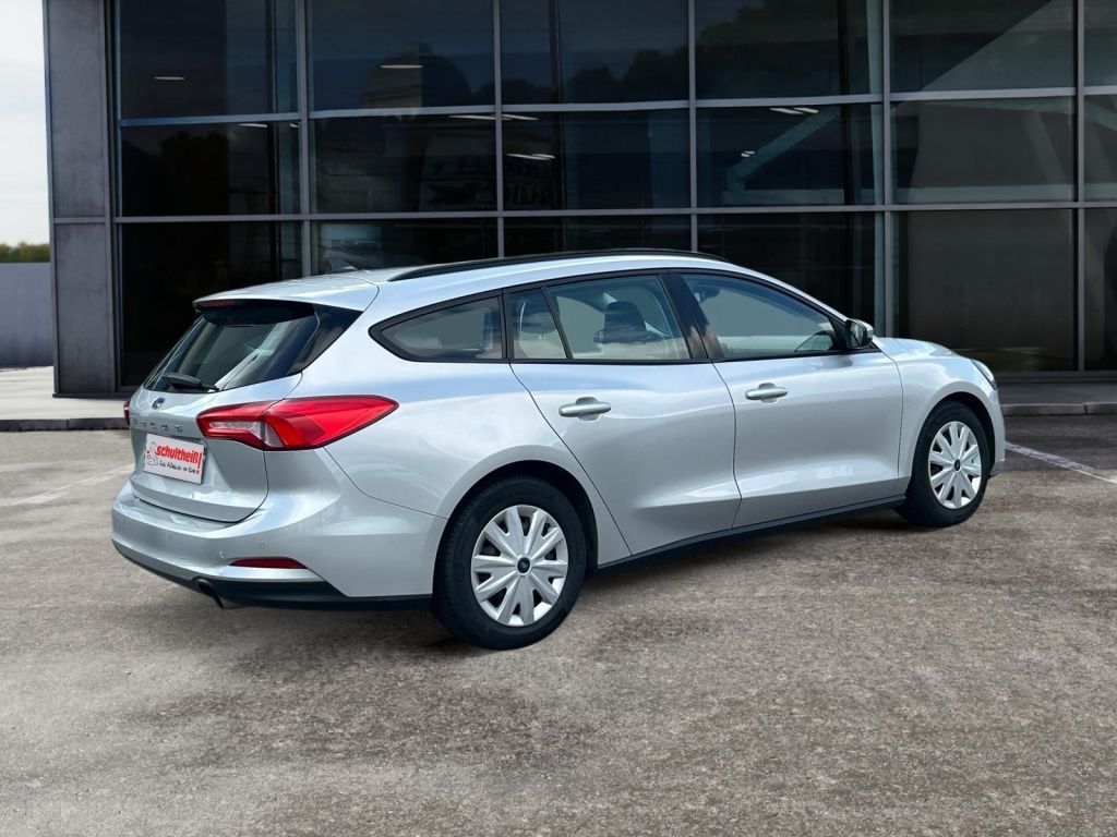 Fahrzeugabbildung Ford Focus Turnier 1.0 EcoBoost Start-Stopp-System TR