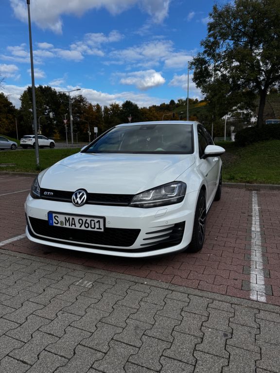 Image of Volkswagen Golf