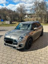 MINI One 5-Türer - silberne MINI ONE