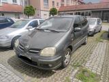 Nissan Almera Tino 1,8 L Benzin - Nissan Almera Tino: 1.8