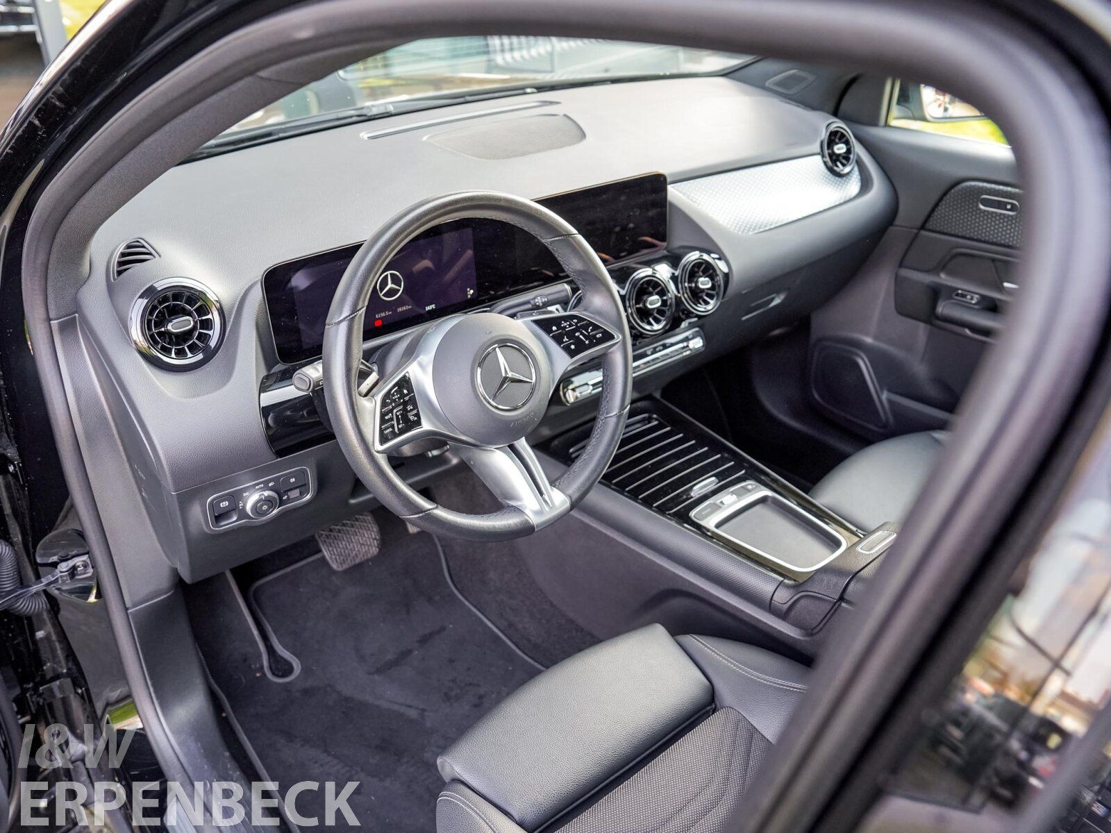 Fahrzeugabbildung Mercedes-Benz GLA 200 7G Kamera MBUX-Premium el.Heckklappe SHZ