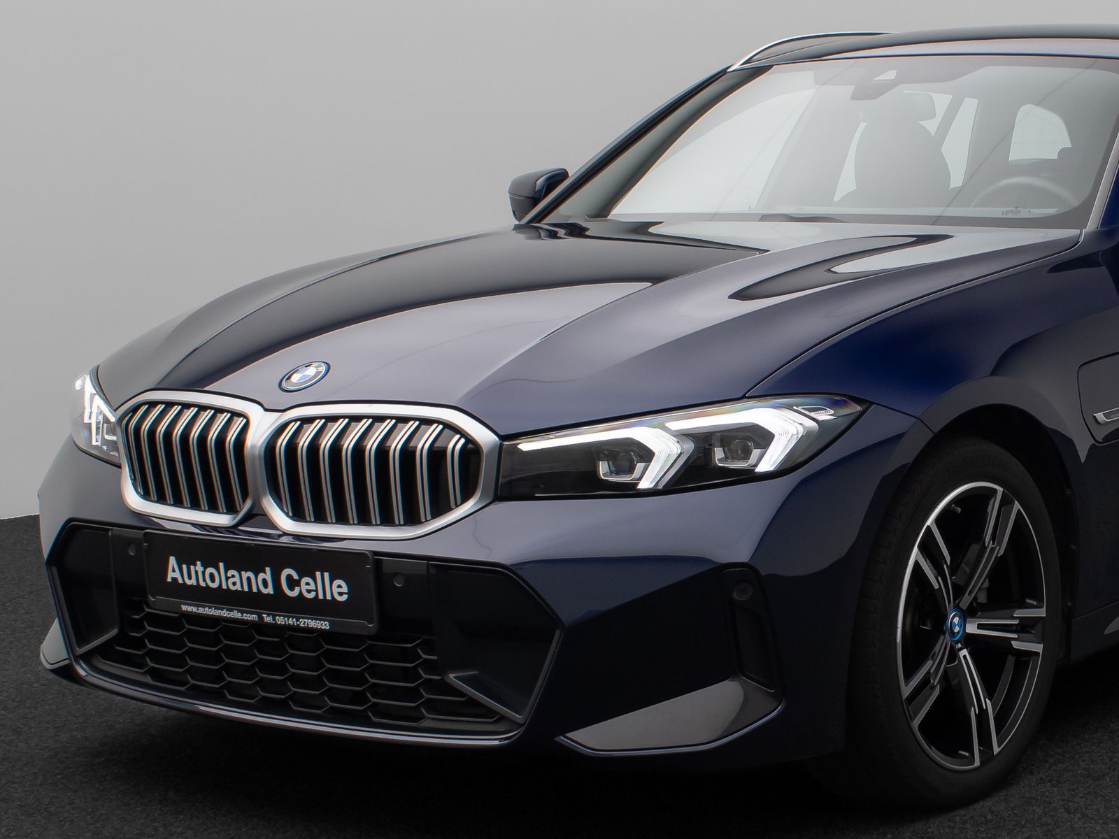 Fahrzeugabbildung BMW 320e M Sport DAB Widscreen PDC Individual 18Zoll