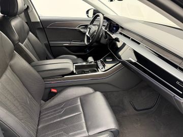Audi A8 - 3