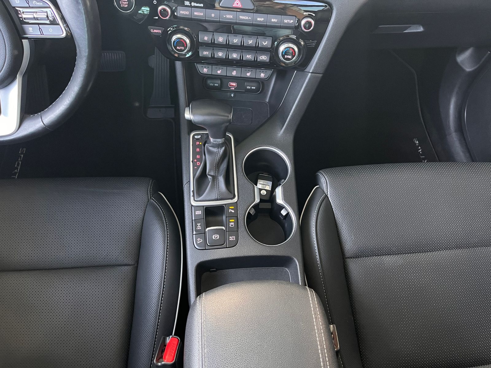 Fahrzeugabbildung Kia Sportage Platinum Edition 4WD AHK LEDER NAV SHZ