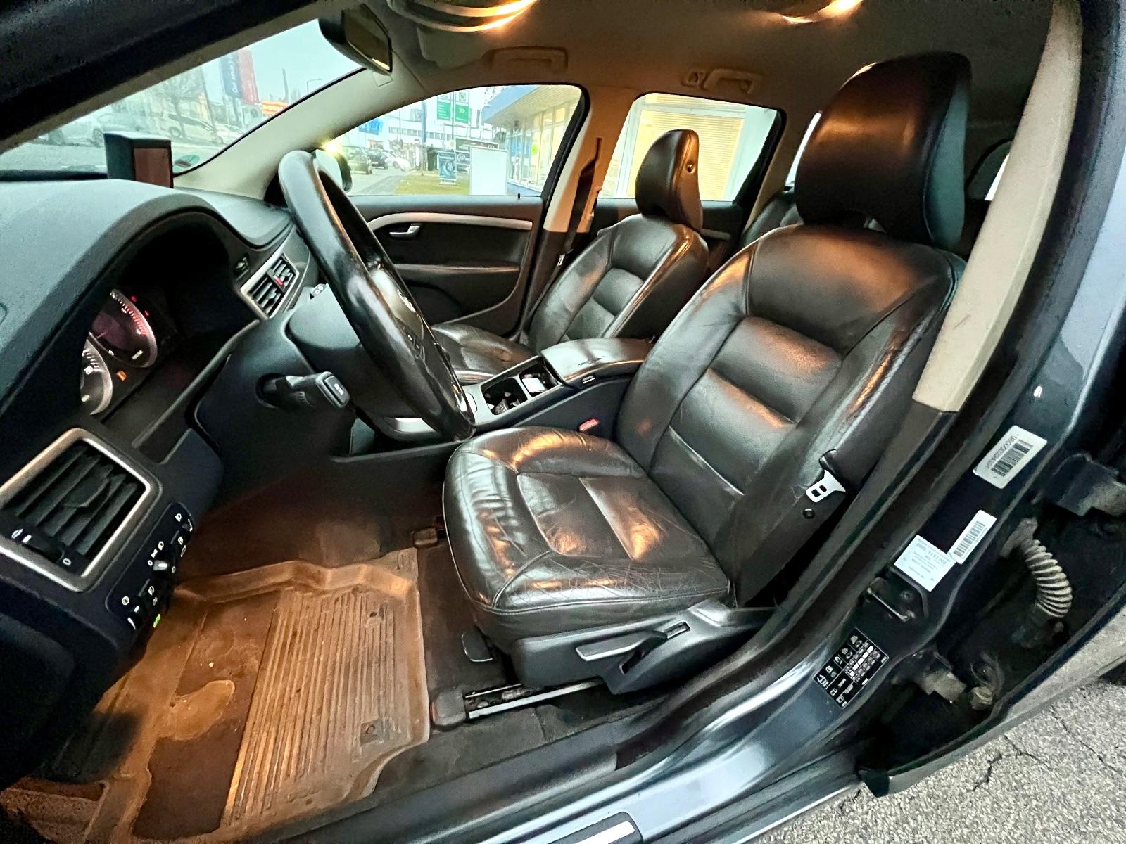 Volvo V70 2008 — photo 12