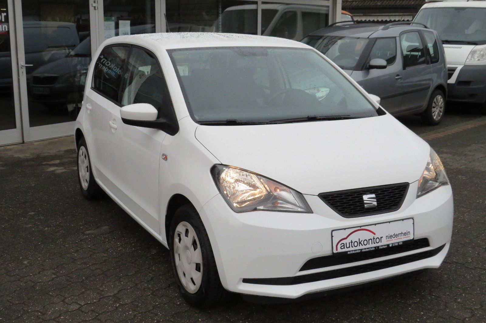 Fahrzeugabbildung SEAT Mii Style 4-TÜREN KLIMA ZV EFH TELVOR 1.HAND