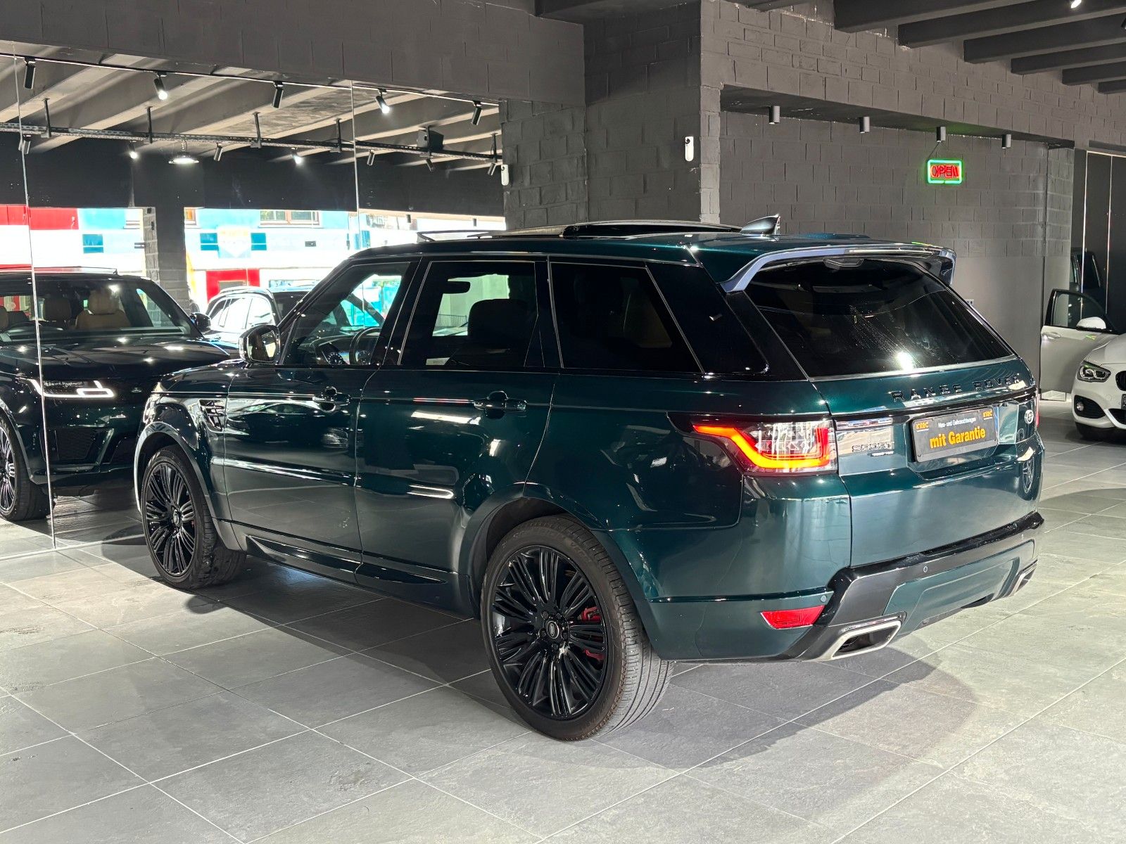 Fahrzeugabbildung Land Rover Range Rover Sport D350 /PANO/MERIDIAN/KEYLESS