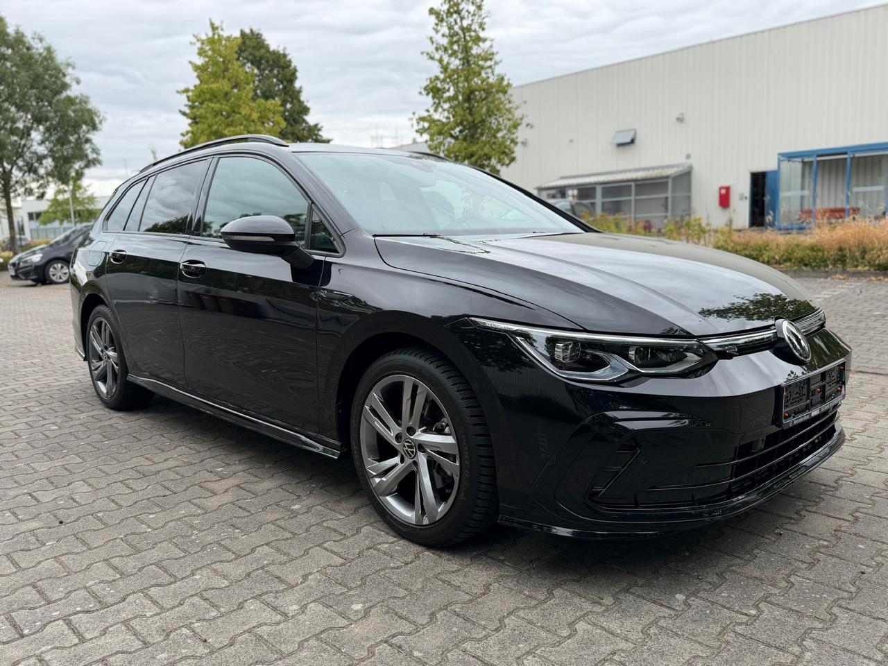 Volkswagen Golf eTSI OPF DSG R-Line Variant IQ ACC