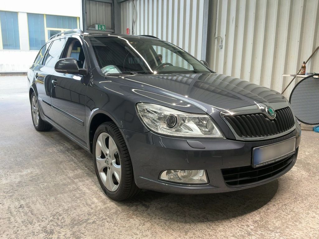 2.0 TDI Xenon AHK Schiebedach Tempo SHZ