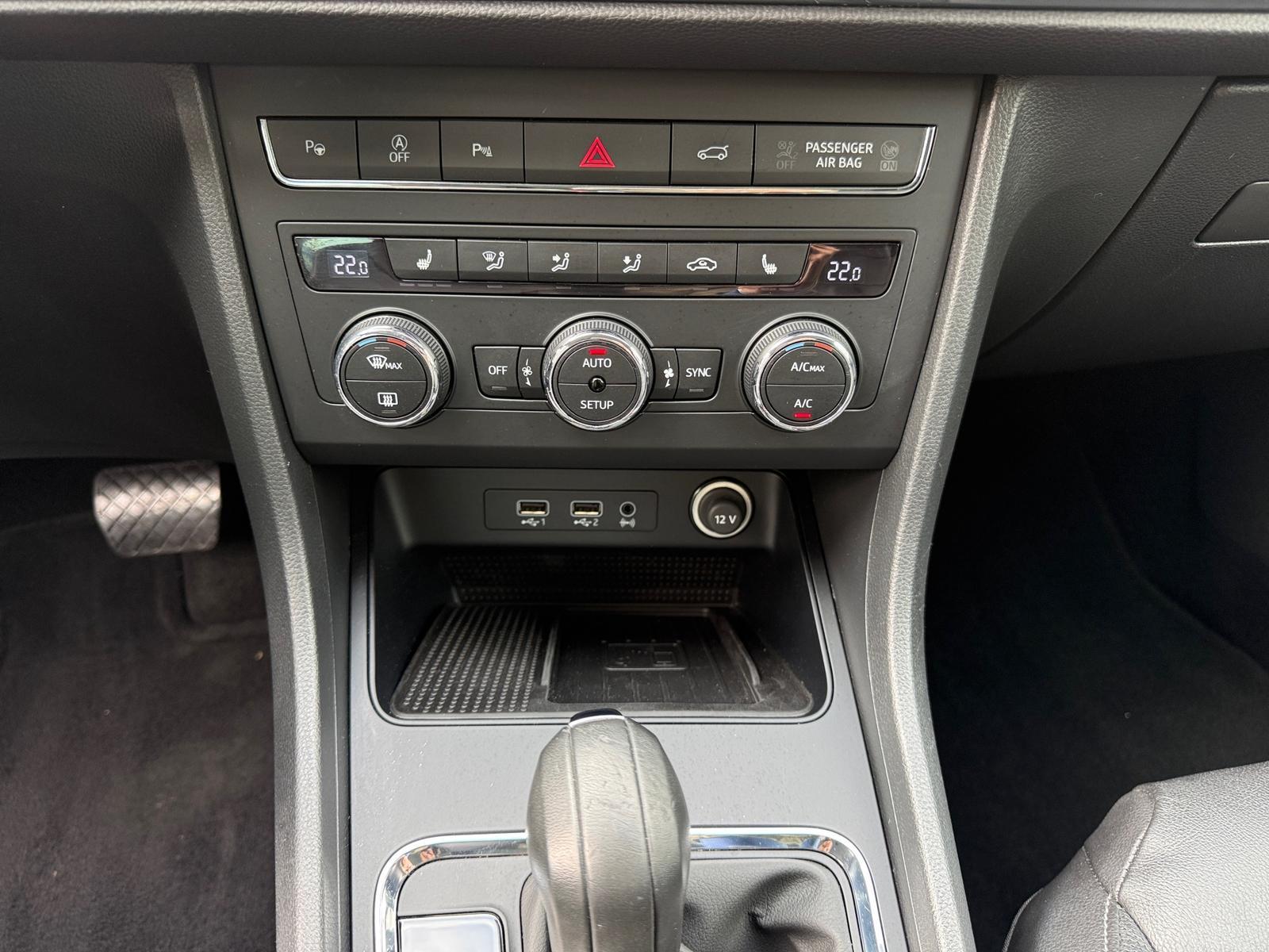 Seat Ateca 1.5 TSI ACT DSG Style NAVI ACC LED Leder