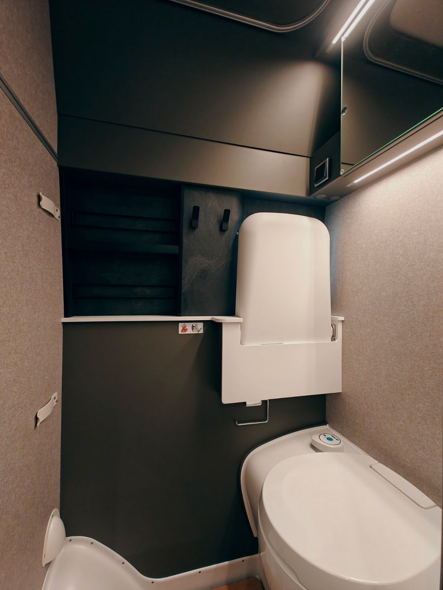Fahrzeugabbildung HYMER / ERIBA / HYMERCAR GRAND CANYON S 4x4 MB 600 2025 - SCHLAFDACH