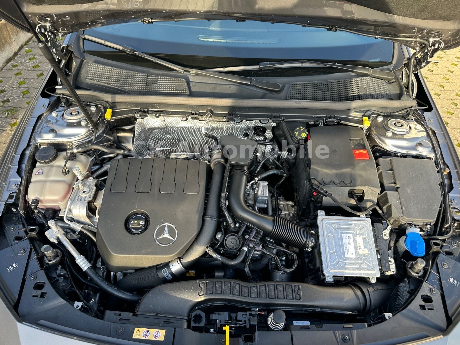 Fahrzeugabbildung Mercedes-Benz CLA 200 AMG-Line/Night-Paket/Navi/LED/AHK