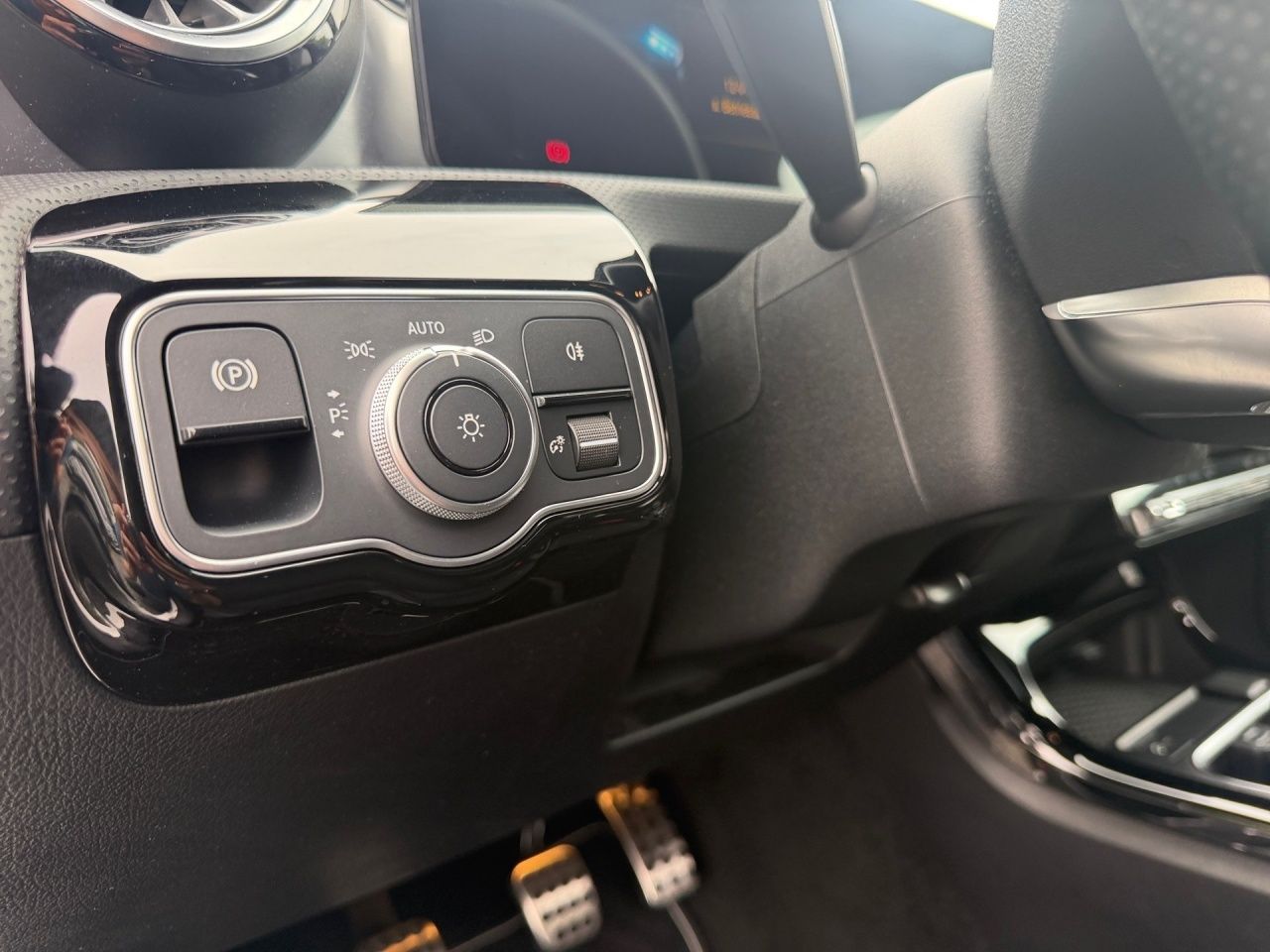 Fahrzeugabbildung Mercedes-Benz CLA 200 SB AMG+NIGHT+AMBIENTE+LED+KAMERA+