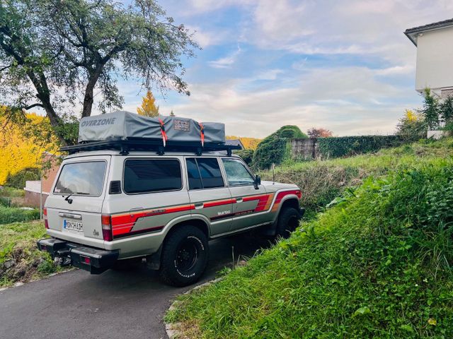 Toyota Land Cruiser HJ61