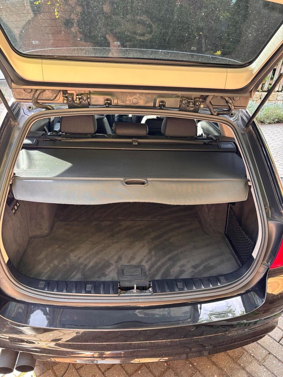 BMW 320 2009 — photo 10
