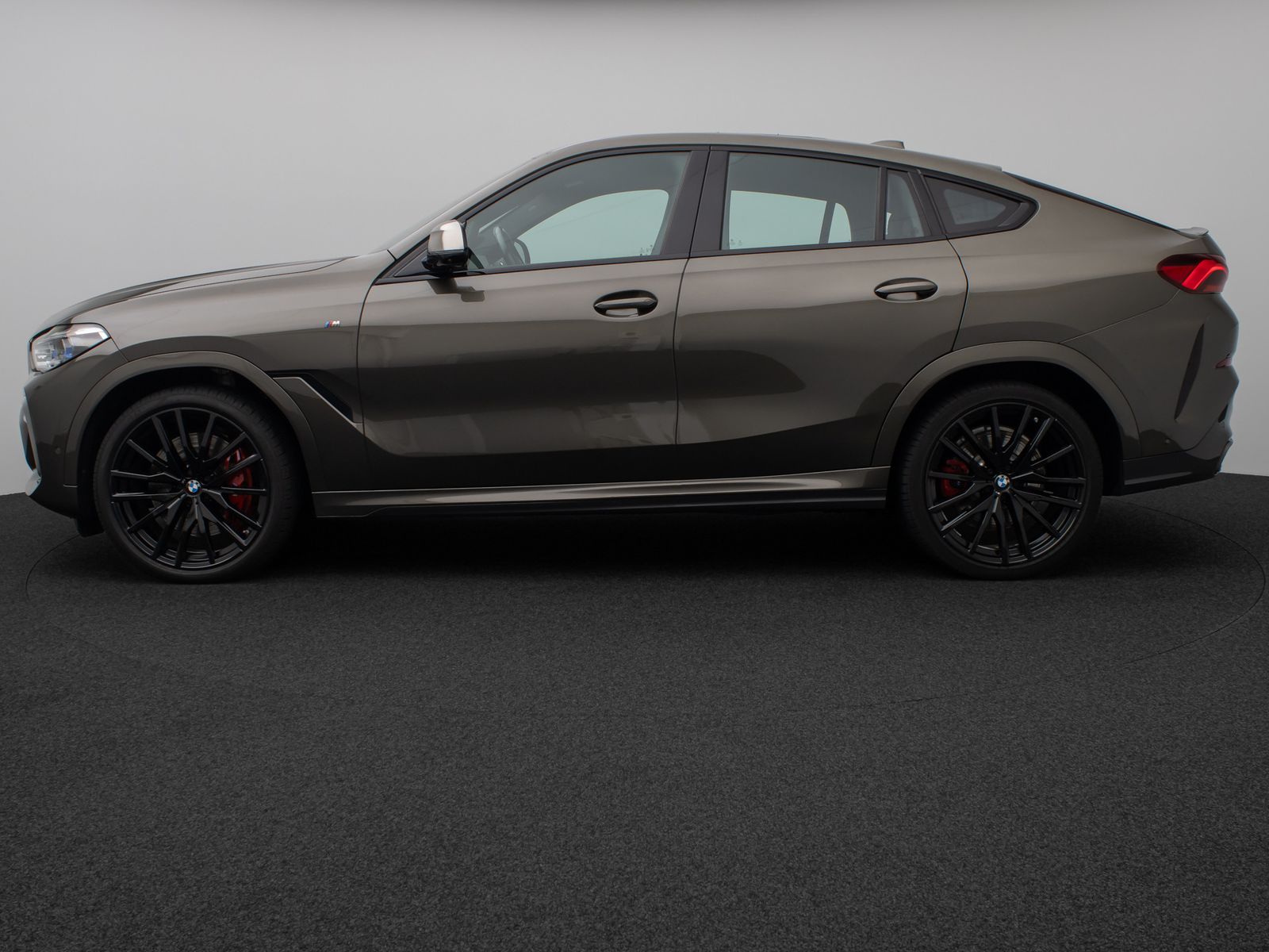 Fahrzeugabbildung BMW X6 M50i Pano 360°Laser Fond-Ent. HUD DAB H/K 22"