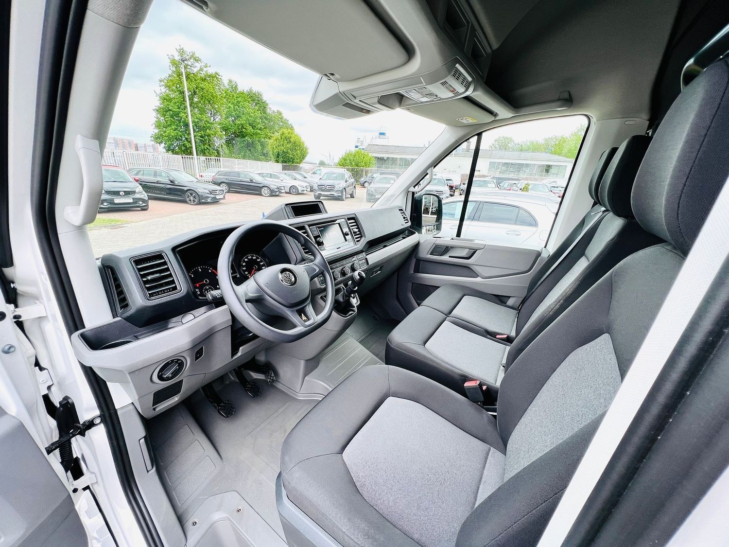 Fahrzeugabbildung Volkswagen Crafter Kasten 35 Hoch, L3H3, RFK, Klima, PTS, T
