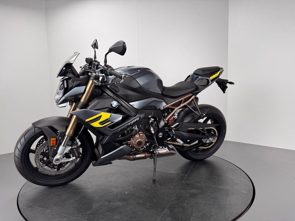 Fahrzeugabbildung BMW S 1000 R *NEUWERTIG *KAUM KILOMETER