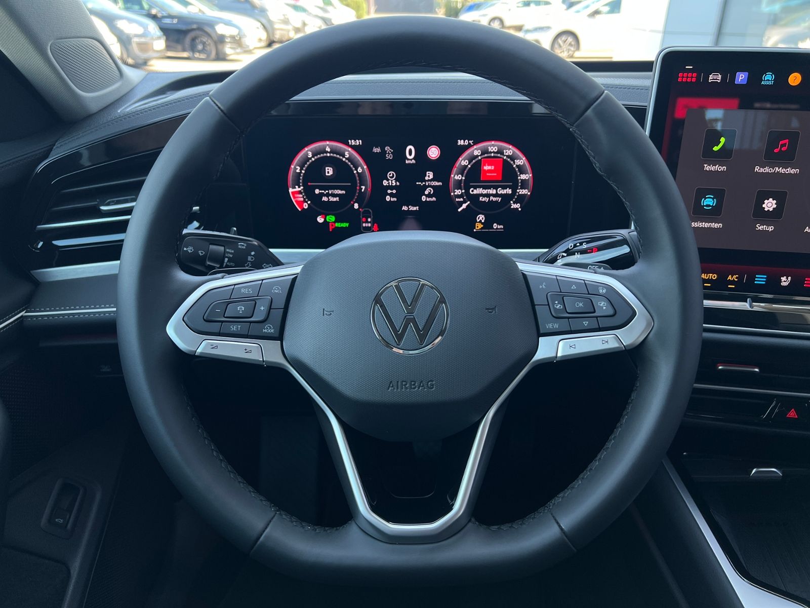 Fahrzeugabbildung Volkswagen Passat Variant Elegance 1.5 eTSI DSG *AHK,IQ-Lig