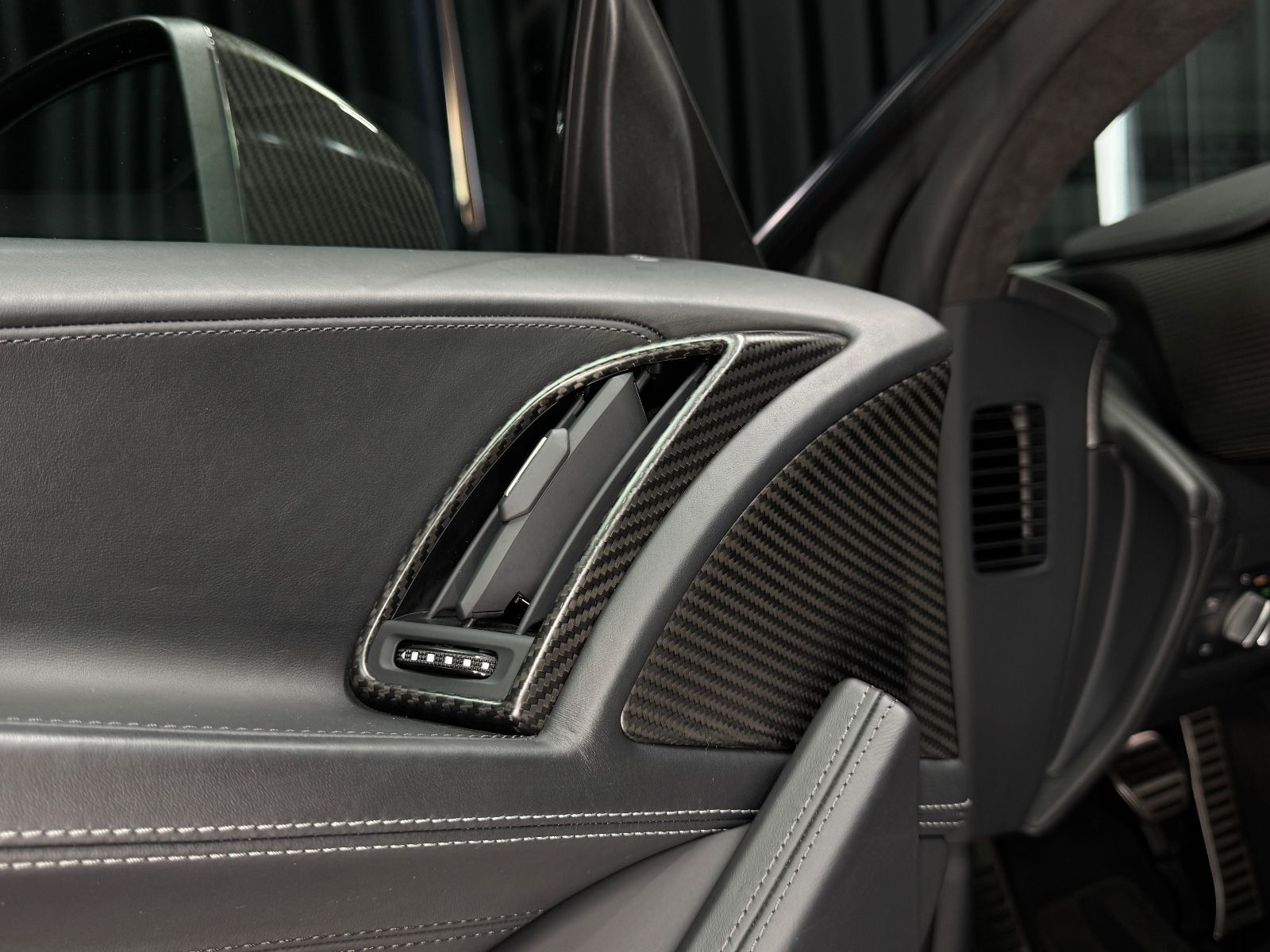 Fahrzeugabbildung Audi R8 Coupe 5.2 FSI V10 plus|CARBON|VOLL