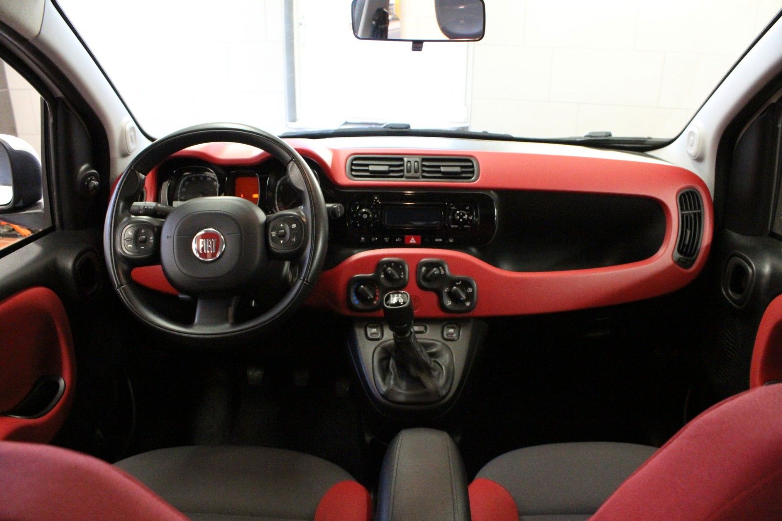 Fahrzeugabbildung Fiat Panda  Lounge 1.2