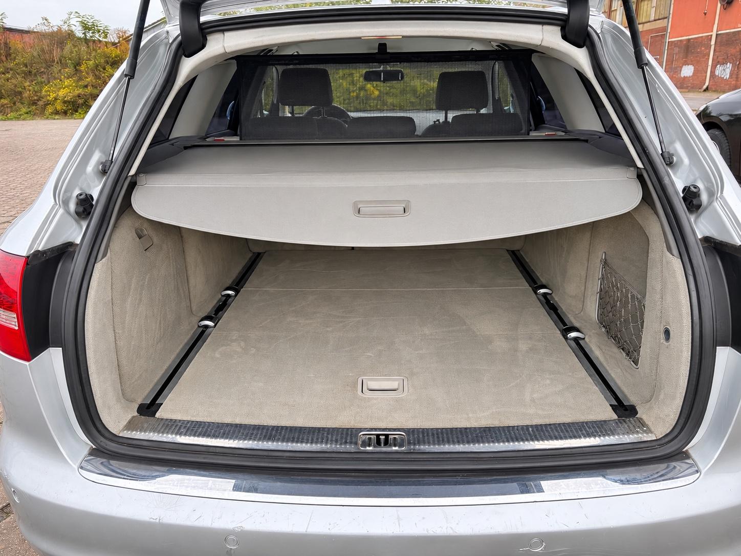 Audi A6 2010 — photo 8